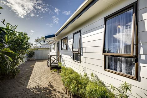 Photo of property in 2/32 Spriggs Crescent, Greenmeadows, Napier, 4112