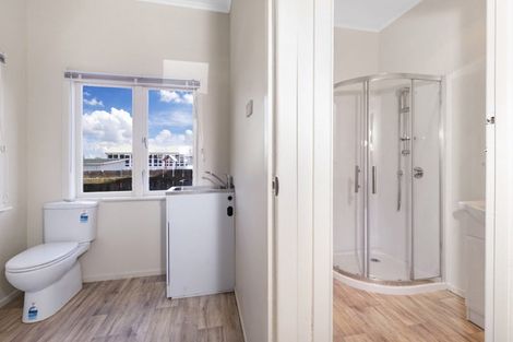 Photo of property in 2/461 Great South Road, Opaheke, Papakura, 2113