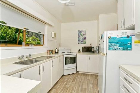 Photo of property in 2/4 Nea Place, Hillcrest, Auckland, 0627