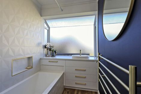 Photo of property in 33 Neeve Road, Taradale, Napier, 4112