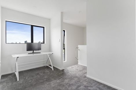 Photo of property in 1/68 Smythe Road, Henderson, Auckland, 0612