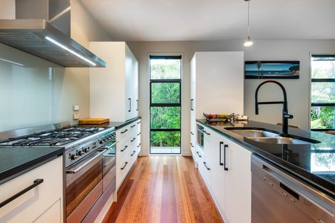 Photo of property in 16 Kahikatea Close, Campbells Bay, Auckland, 0630