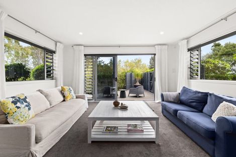 Photo of property in 8 Hikanui Drive, Havelock North, 4130