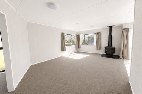 Photo of property in 46 Aquarius Drive, Kawaha Point, Rotorua, 3010