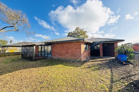 Photo of property in 21 Robertson Road, Favona, Auckland, 2024