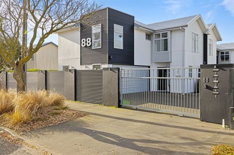 Photo of property in 2/88 Mathesons Road, Phillipstown, Christchurch, 8011