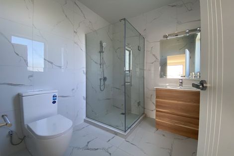 Photo of property in 6c Tiroroa Avenue, Te Atatu South, Auckland, 0610