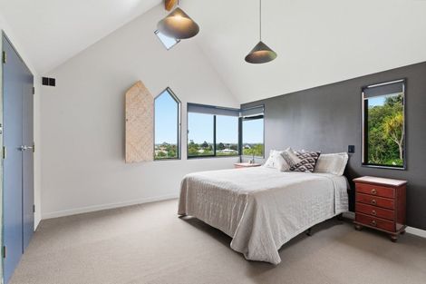 Photo of property in 8 Wairere Road, Bastia Hill, Whanganui, 4500