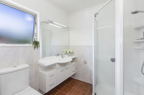 Photo of property in 9a Bundoran Way, Pinehill, Auckland, 0632