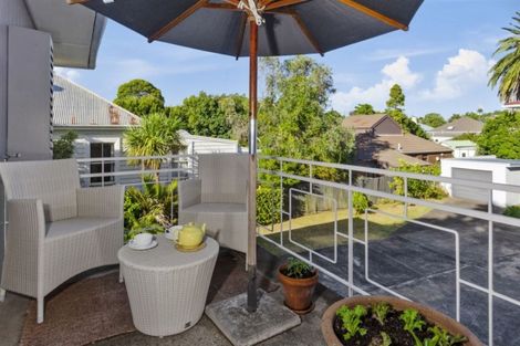 Photo of property in 2/7 Eton Avenue, Devonport, Auckland, 0624
