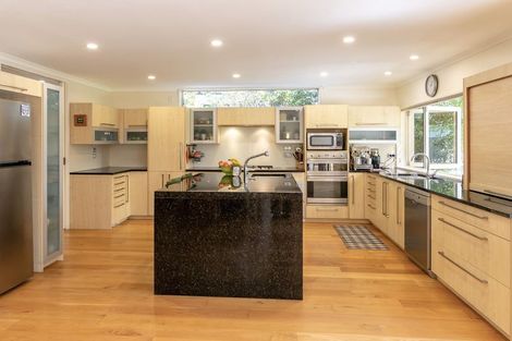 Photo of property in 40 Saint Andrews Square, Strowan, Christchurch, 8052