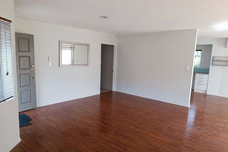 Photo of property in 1 Jay Court, Botany Downs, Auckland, 2010