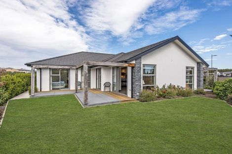 Photo of property in 7 Packard Crescent, Halswell, Christchurch, 8025