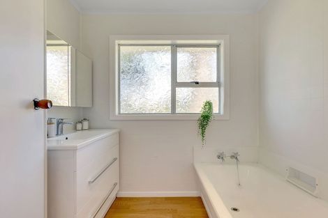 Photo of property in 15 Forglen Place, Tawa, Wellington, 5028