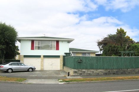 Photo of property in 32 Kentucky Street, Totara Park, Upper Hutt, 5018