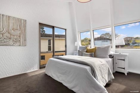 Photo of property in 95 Oreil Avenue, West Harbour, Auckland, 0618