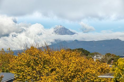 Photo of property in 5 Price Street, Westown, New Plymouth, 4310