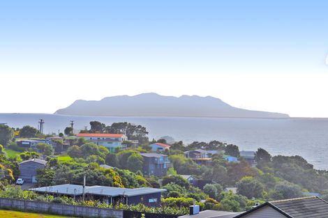 Photo of property in 50 Lax Crescent, Leigh, 0985