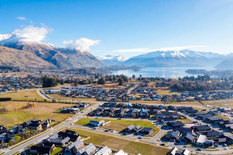 Photo of property in 10 Doug Ledgerwood Drive, Wanaka, 9305
