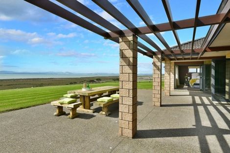Photo of property in 1880 South Head Road, South Head, Helensville, 0874