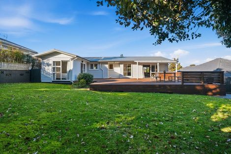 Photo of property in 6 Brouder Place, Hillpark, Auckland, 2102