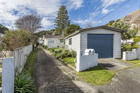 Photo of property in 15a Streatlam Crescent, Strathmore Park, Wellington, 6022