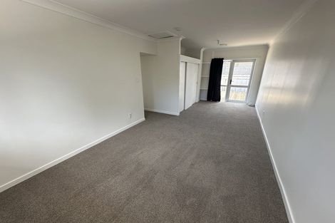 Photo of property in 2/8 Edgewater Drive, Pakuranga, Auckland, 2010