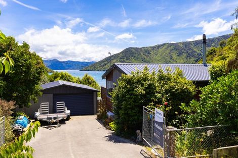 Photo of property in 19 Mccormicks Road, Whatamango Bay, Picton, 7281