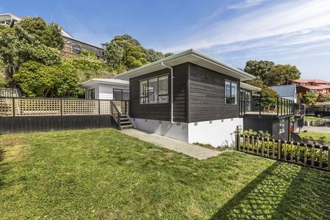 Photo of property in 16 Doon Grove, Papakowhai, Porirua, 5024