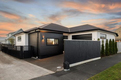 Photo of property in 257a Edgeware Road, Edgeware, Christchurch, 8013