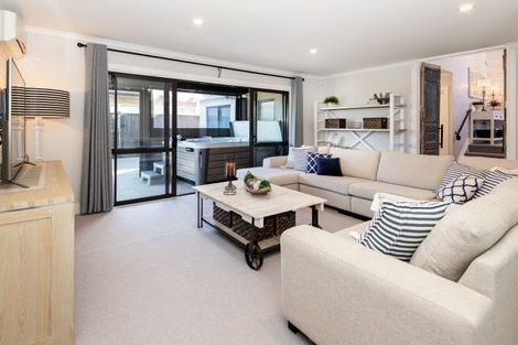 Photo of property in 103 Pine Harbour Parade, Beachlands, Auckland, 2018