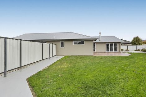 Photo of property in 37 Missy Crescent, Mount Pisa, Cromwell, 9383