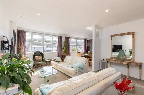 Photo of property in 233 Riddiford Street, Newtown, Wellington, 6021