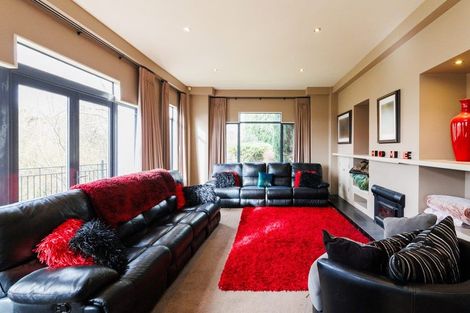 Photo of property in 5 The Oaks, Awapuni, Palmerston North, 4412