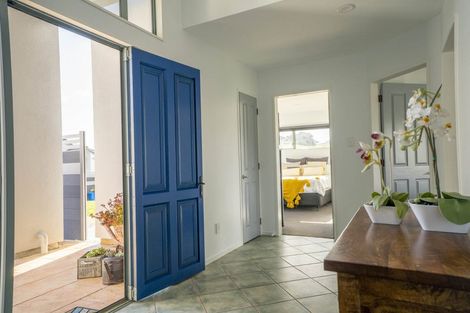 Photo of property in 12 Pendennis Point, Camborne, Porirua, 5026