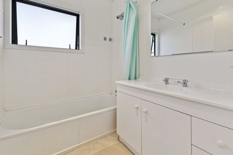 Photo of property in 11 Primrose Place, Manurewa, Auckland, 2102