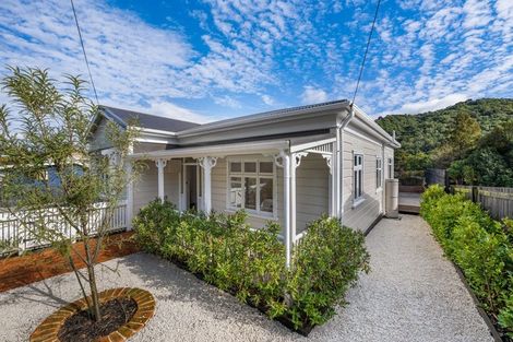 Photo of property in 95b Waikawa Road, Picton, 7220