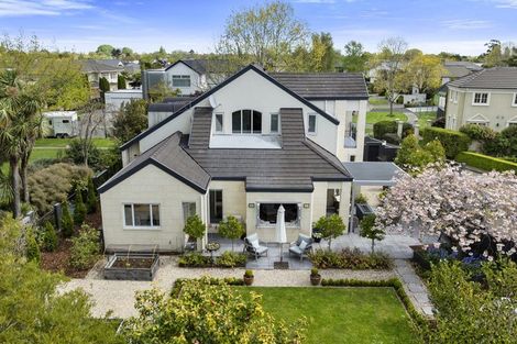 Photo of property in 30 Chateau Drive, Burnside, Christchurch, 8053