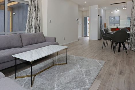 Photo of property in 43c Border Road, Henderson, Auckland, 0612