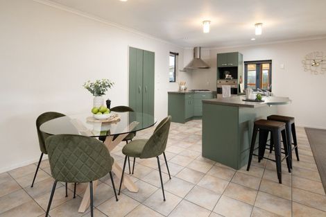 Photo of property in 18 Glenroy Crescent, Springlands, Blenheim, 7201