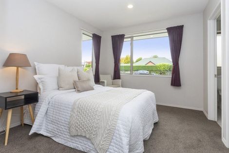 Photo of property in 37 Hussey Road, Harewood, Christchurch, 8051