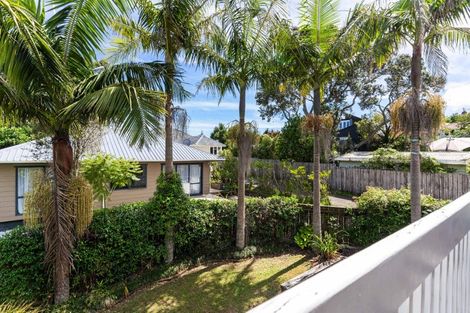 Photo of property in 21 Fraser Road, Narrow Neck, Auckland, 0624