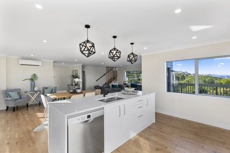 Photo of property in 4 Poto Road, Normandale, Lower Hutt, 5010