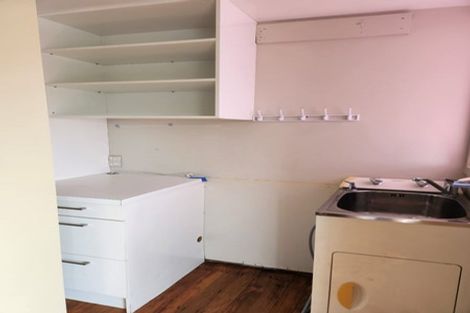 Photo of property in 144 Forrest Hill Road, Forrest Hill, Auckland, 0620