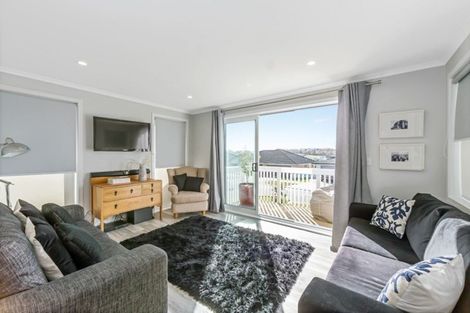 Photo of property in 5 Resolution Drive, Gulf Harbour, Whangaparaoa, 0930