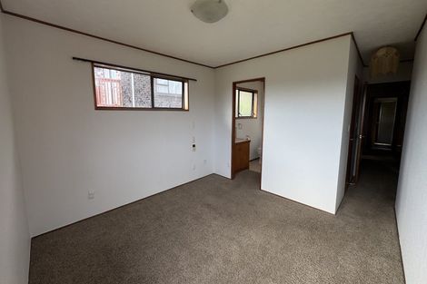 Photo of property in 34a Mark Edward Drive, Half Moon Bay, Auckland, 2012