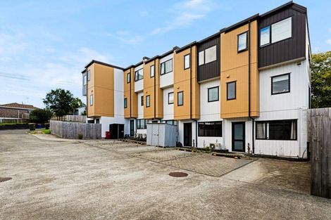Photo of property in 1d Quincey Place, Massey, Auckland, 0614