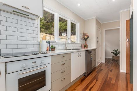 Photo of property in 73 Petrie Street, Wainuiomata, Lower Hutt, 5014