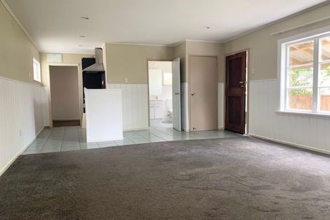 Photo of property in 11 Netherlands Avenue, Kelston, Auckland, 0602