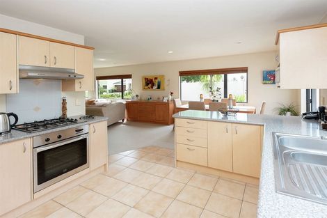 Photo of property in 2 Puma Drive, Golflands, Auckland, 2013